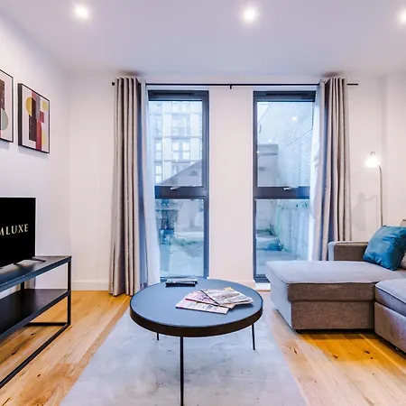 Charming 1-bed In Apartment *
