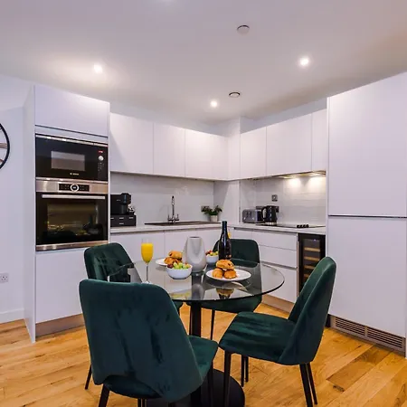 Charming 1-bed In Apartment