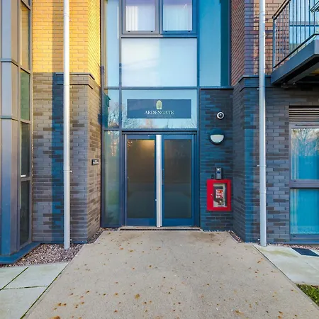 Charming 1-bed In Apartamento Birmingam